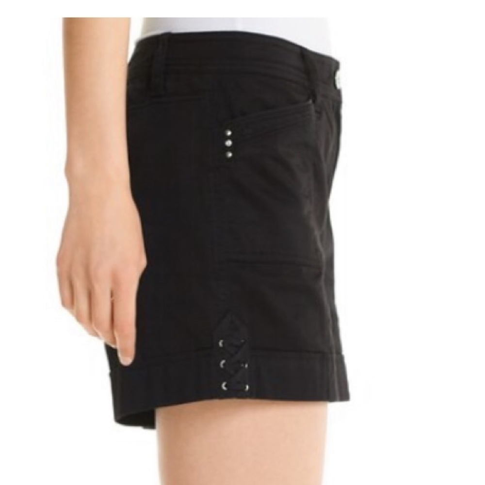 White House Black Market The 5” Short Black Corset Side Detail Sz 4